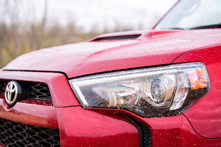 Детали экстерьера Toyota 4Runner TRD Off-Road (N280) 2016 года  (NA) (фото 23 из 37)